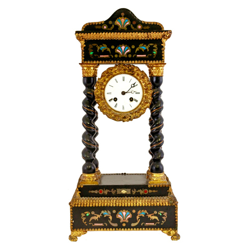 Sub.:6 - Lote: 266 - Reloj de sobremesa de columnas. Francia. Napoleón III (falta péndulo)