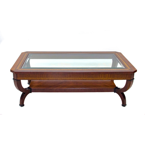 Sub.:6 - Lote: 137 - Mesa baja en madera y cristal.