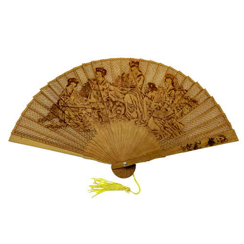 Sub.:6 - Lote: 280 - Abanico en madera. Decorado con escena oriental. Calado.