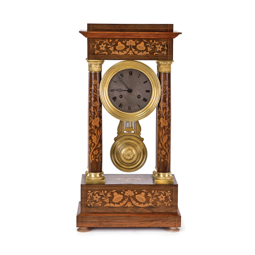 Sub.:6 - Lote: 158 - Reloj de columnas en madera y marquetería con algún motivo en broce dorado, s. XIX.